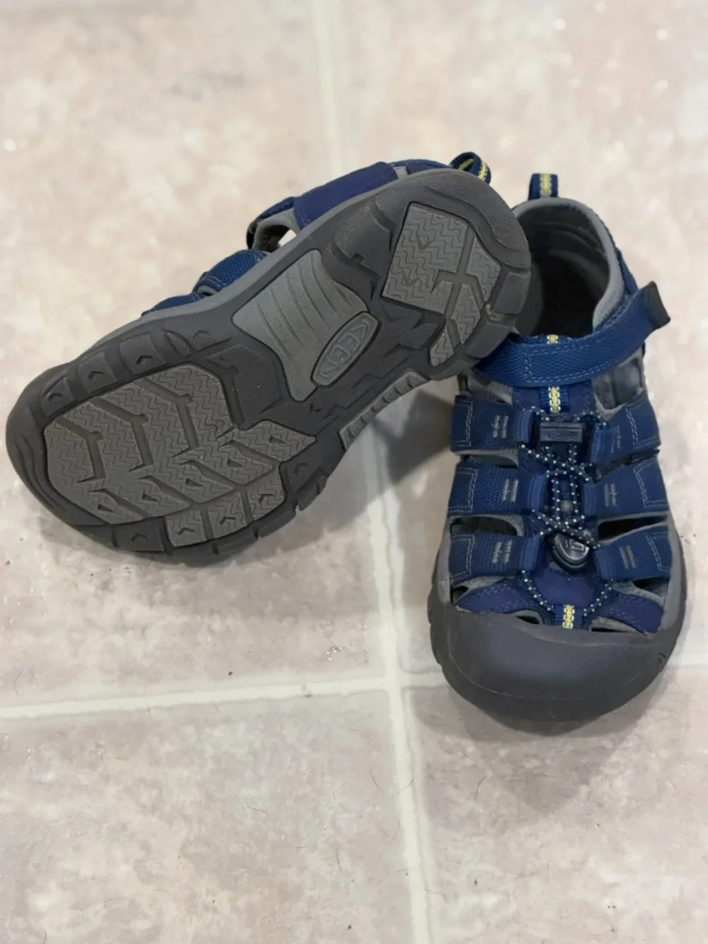 Keen Sandals Big Kids' Newport H2 Size 1 Naval Academy Blue and Keen Yellow